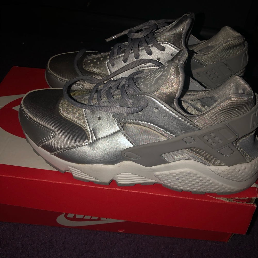Sliver huaraches